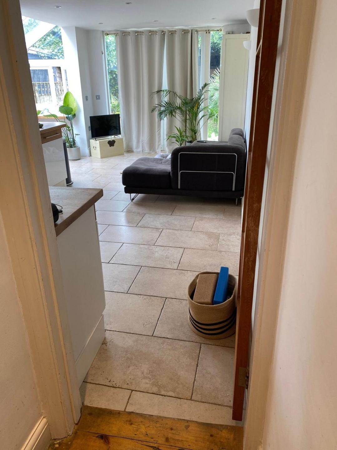 Apartamento Modern, Spacious 1 Bedroom Garden Flat Sw18