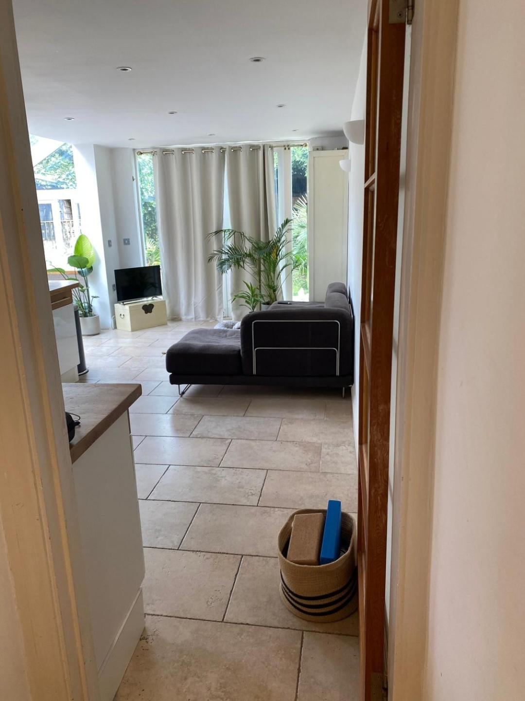 Modern, Spacious 1 Bedroom Garden Flat Sw18 Apartamento